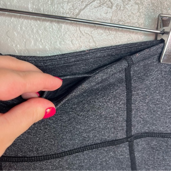 Lululemon Gray Cropped Leggings - Picture 4 of 8